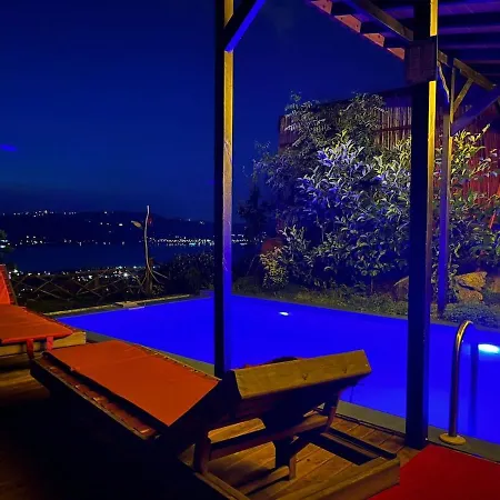 Red Hobbit House * Sapanca