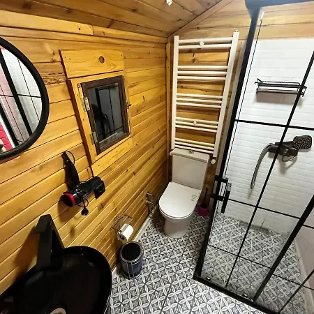 Kirmizi Hobbit Evi サパンジャ