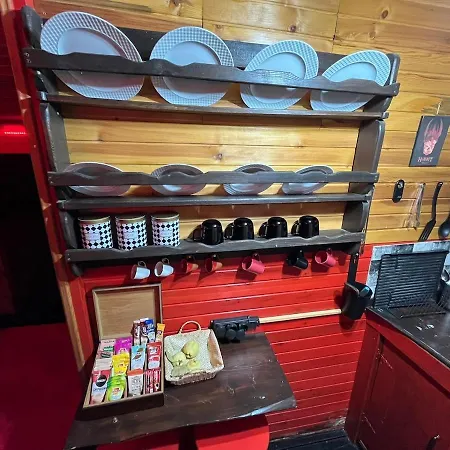 Kirmizi Hobbit Evi 別荘 サパンジャ