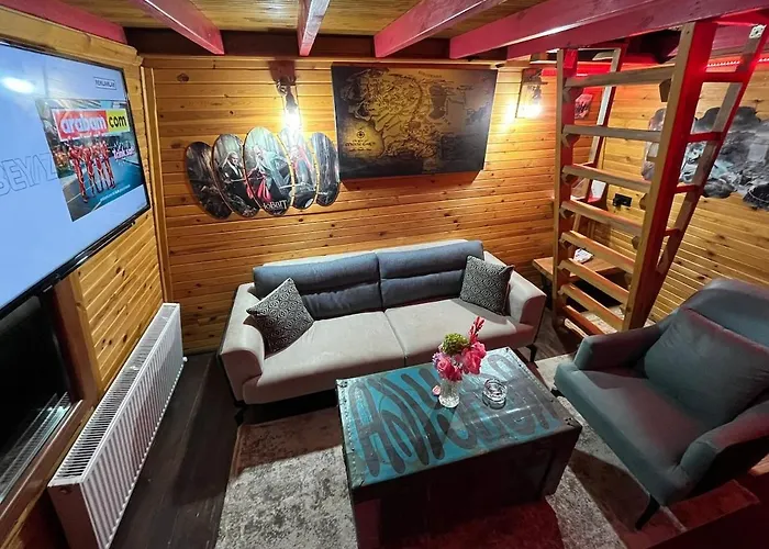 別荘 Kirmizi Hobbit Evi