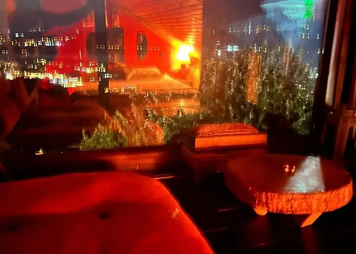 Kirmizi Hobbit Evi * サパンジャ