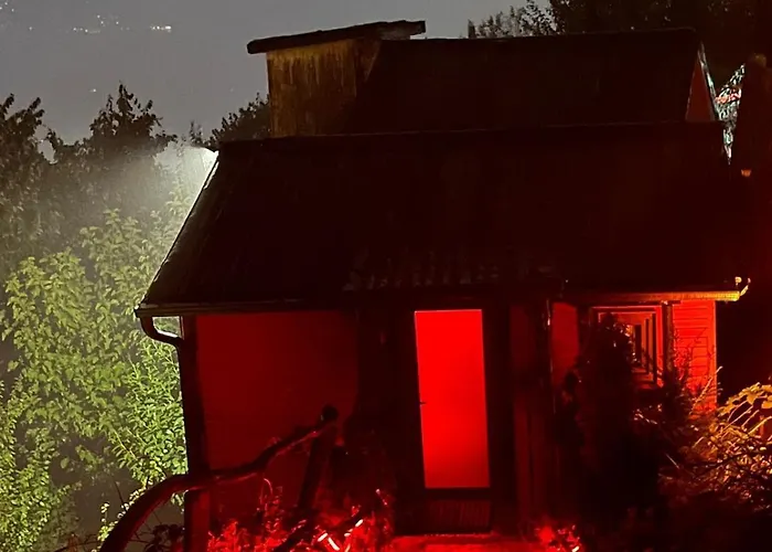 Kirmizi Hobbit Evi サパンジャ