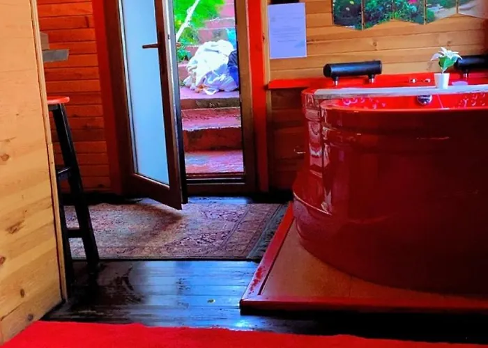 別荘 Kirmizi Hobbit Evi サパンジャ