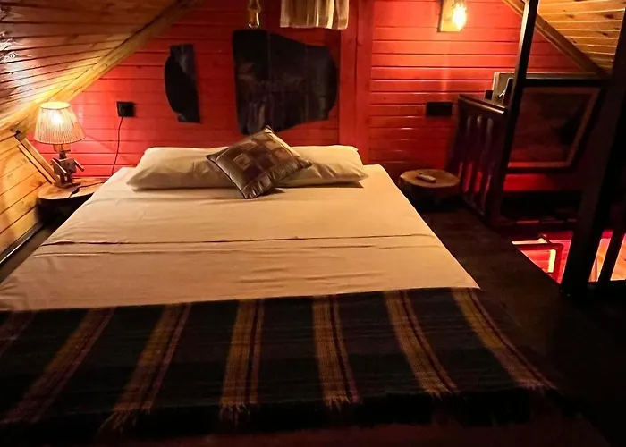 Kirmizi Hobbit Evi * サパンジャ