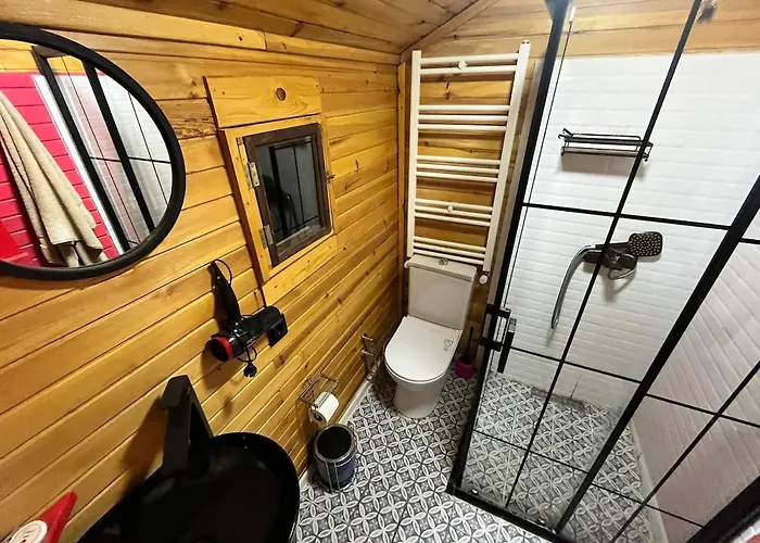 Kirmizi Hobbit Evi サパンジャ