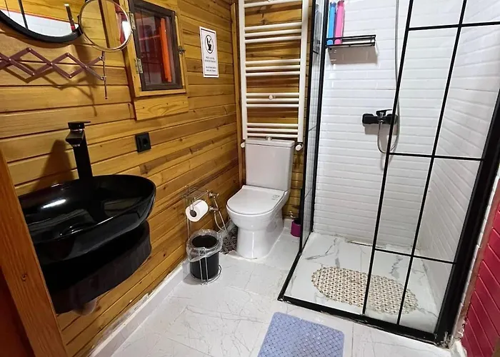 Kirmizi Hobbit Evi * サパンジャ