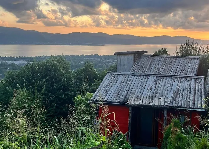 別荘 Kirmizi Hobbit Evi サパンジャ