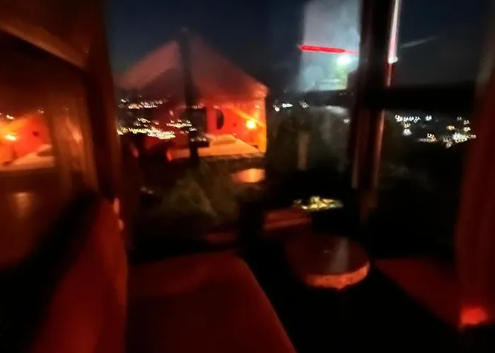 Kirmizi Hobbit Evi サパンジャ